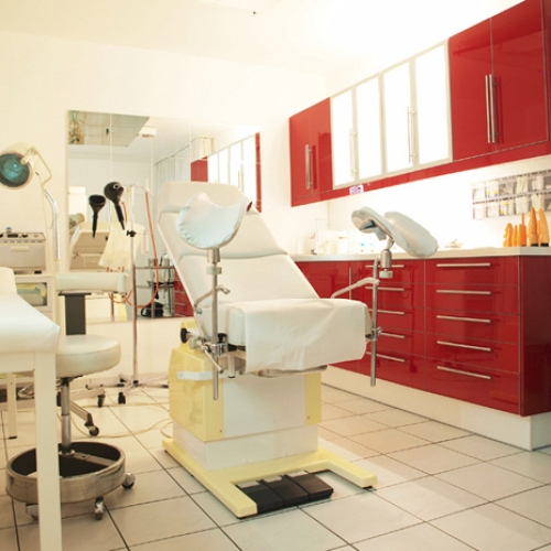 Fetisch-Klinik - Foto 1 von 18