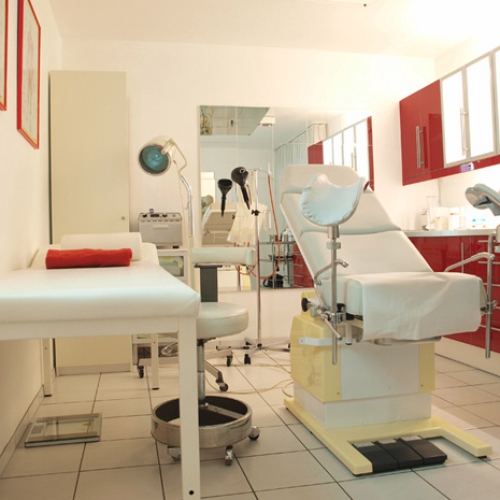 Fetisch-Klinik - Foto 8 von 18