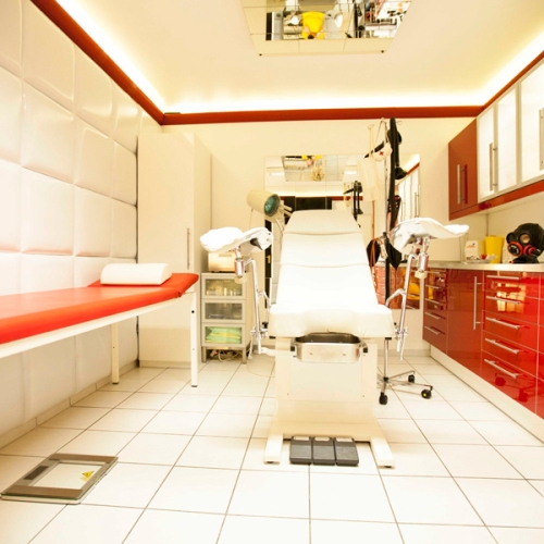Fetisch-Klinik - Foto 10 von 18