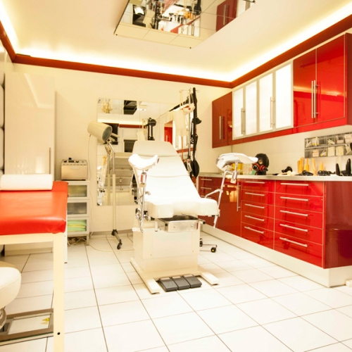 Fetisch-Klinik - Foto 11 von 18